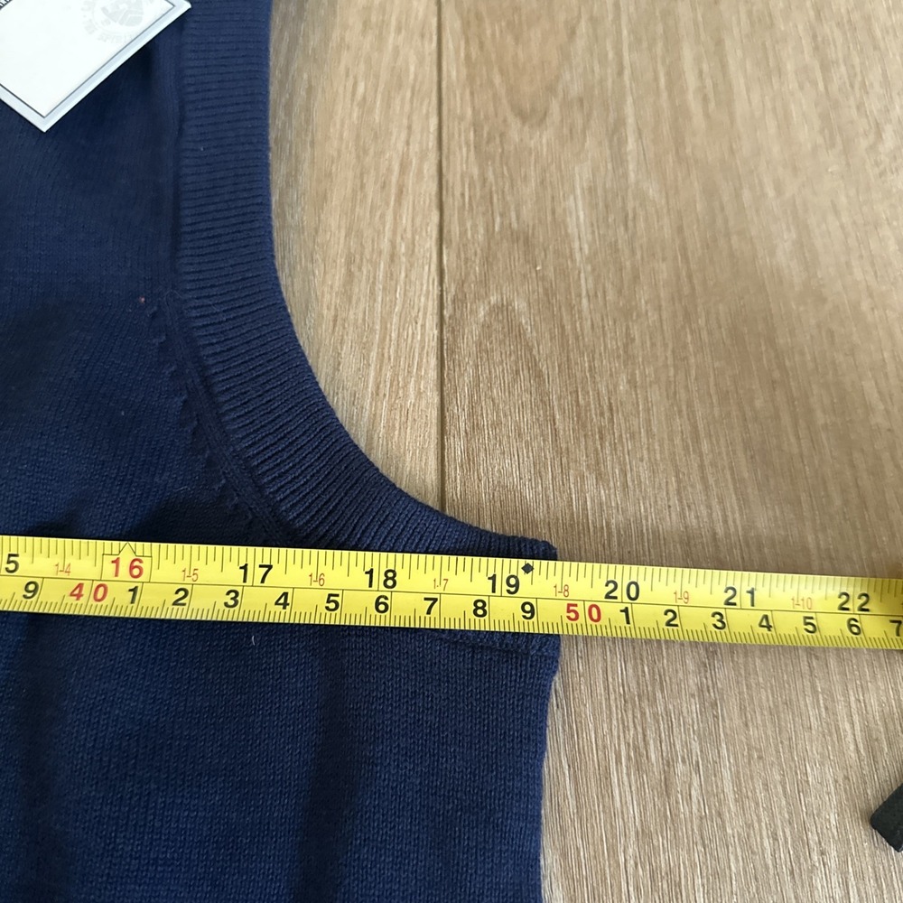 Chap's Men's Newport Navy Golf Sweater Vest Size Medium Preppy NEW - Picture 7 of 8